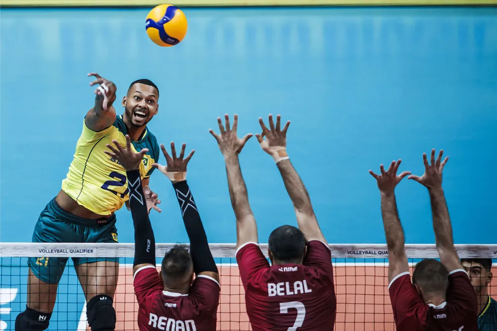 Brasil domina o Catar na estreia do pré-olímpico de vôlei masculino