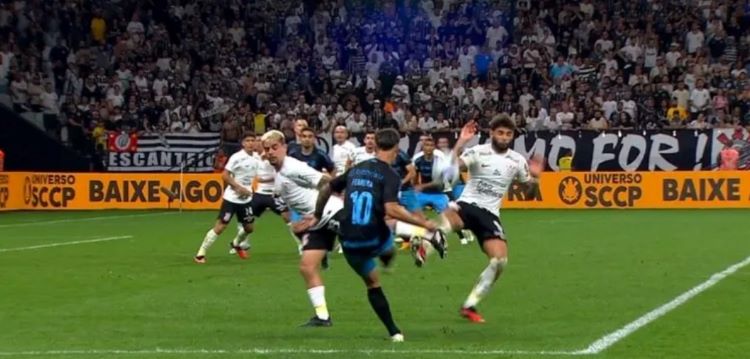 CBF divulga áudios do VAR e assume erro em pênalti não marcado para o Grêmio contra o Corinthians