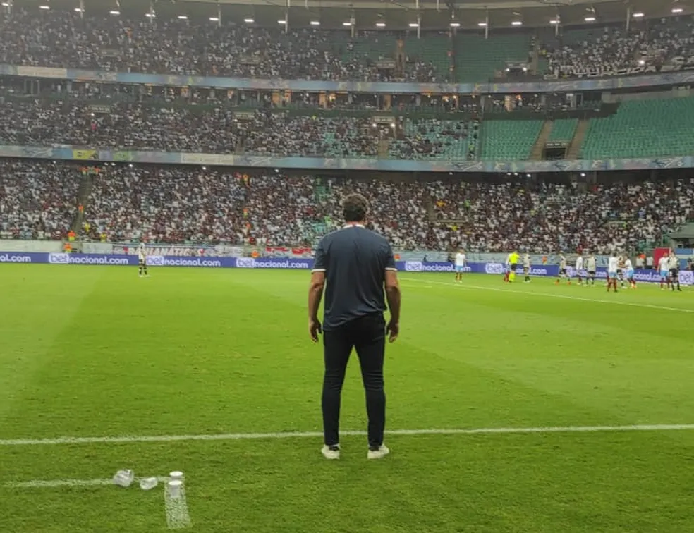 Estreia de Rogério Ceni pelo Bahia na Fonte tem carinho com torcida, impaciência e pedido de desculpas