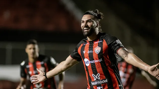 Vitória vence Guarani e continua na liderança da Série B do Brasileirão